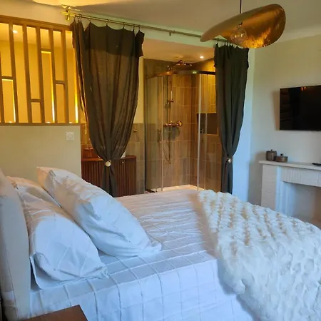 La Marquise Des Anges Martel